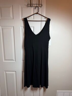 a new day Black Sleeveless V-Neck Midi Dress